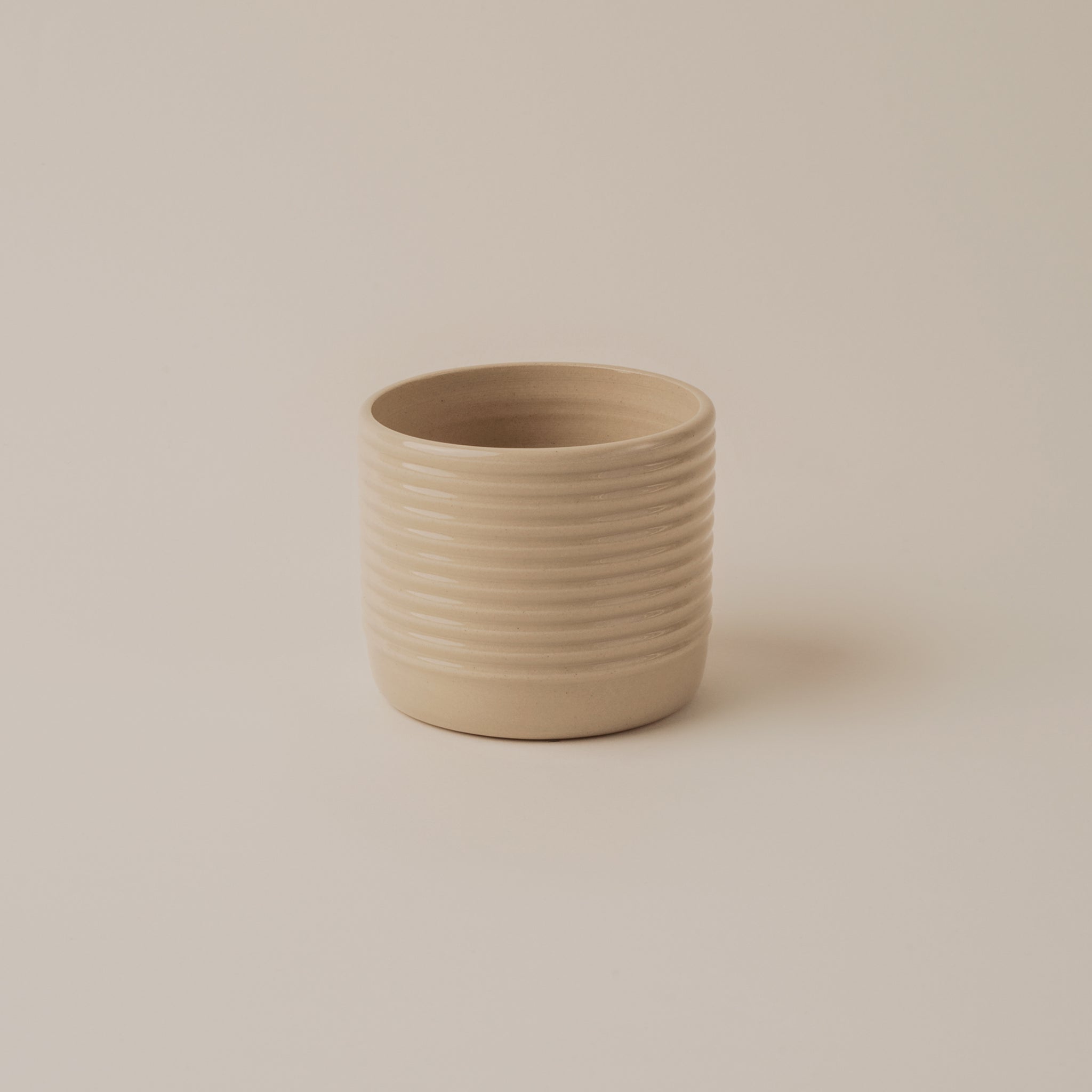 kleine Tee Tasse handgemacht aus Ton in Berlin Prenzlauer Berg clai studio